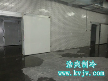 成都環球中心日皮网站在线观看內部走道