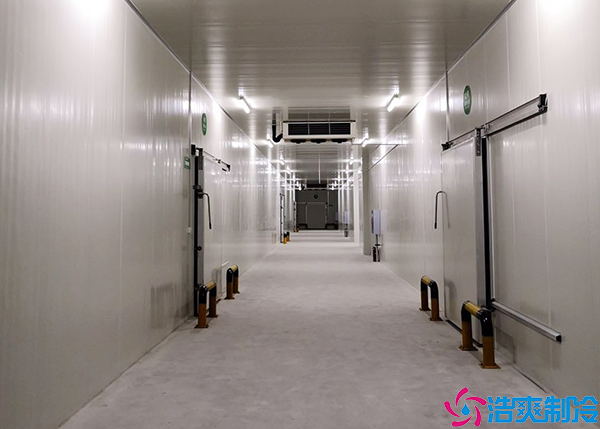 酒店日皮网站在线观看